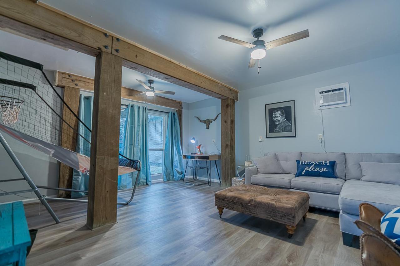 The Blue Flamingo Villa Galveston Exterior photo